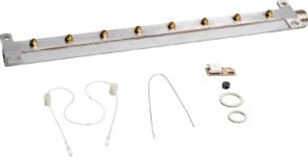 BOSCH-Gasumbaukit mit einer langen Metallleiste, mehreren Anschlüssen, Kabeln und anderen Montagekomponenten zur Umrüstung von Gaskochgeräten.